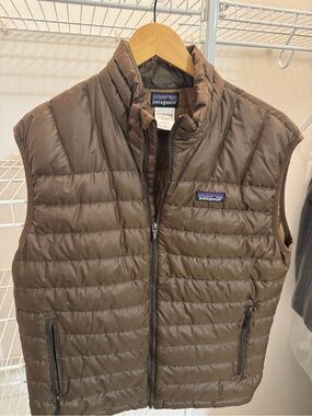 Patagonia Men's Brown Down Puffer Vest Small